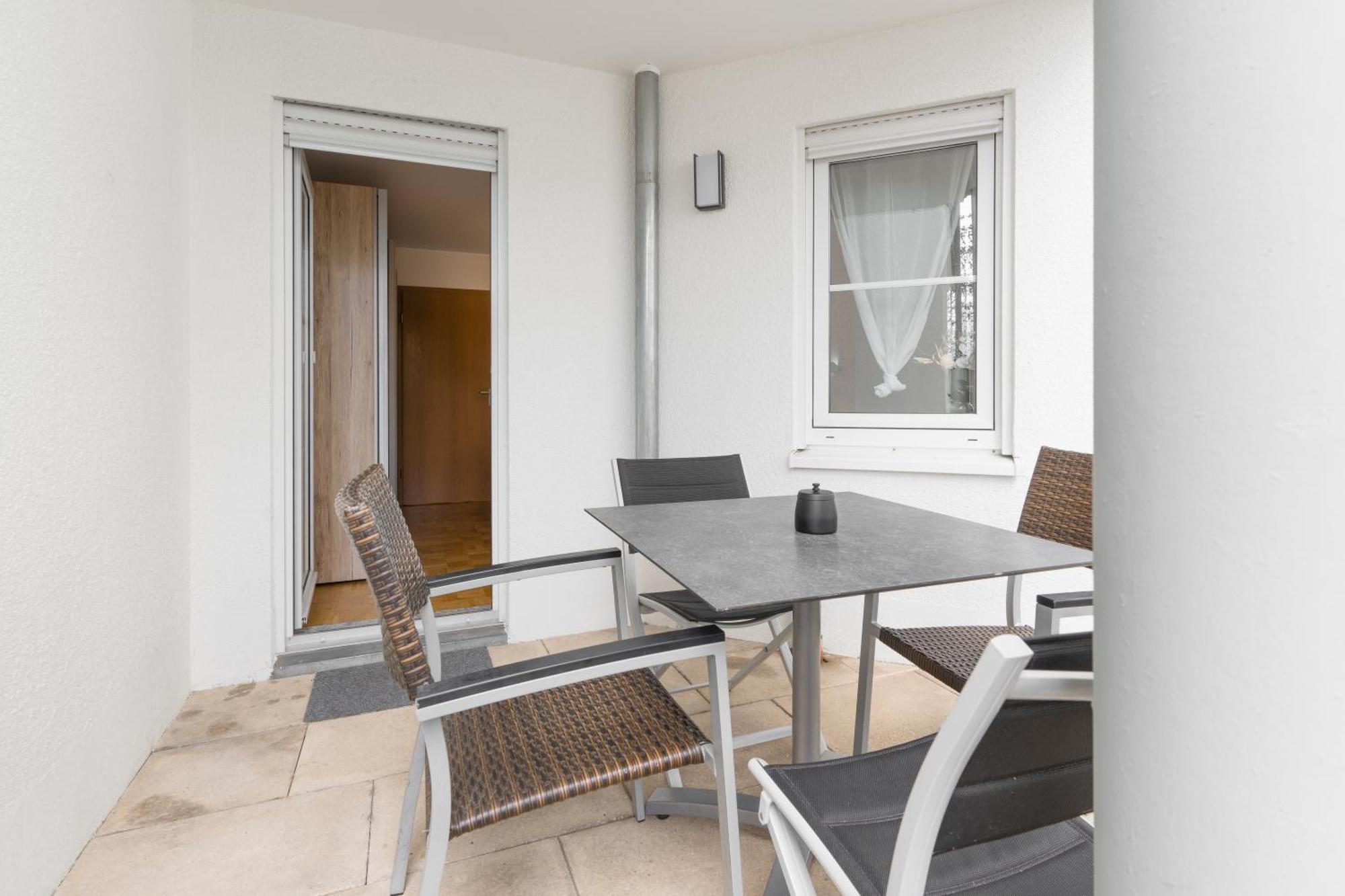Untersee-Suite Istayunixi Seenaehe-Terrasse-Workspace-Netflix-Parkplatz ราดอล์ฟเซลล์ อัม โบเดนซี ภายนอก รูปภาพ